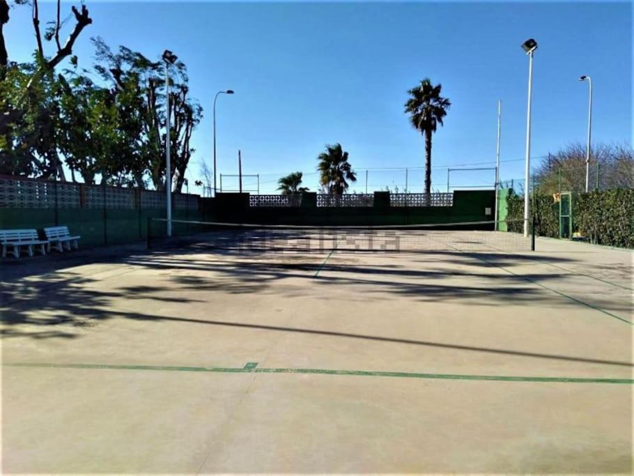 Chalet Adosado En La Playa De El Perellonet Con Piscina, Pista Tenis Valencia Eksteriør billede