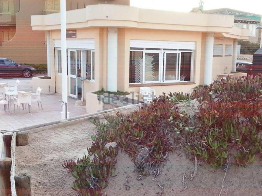 Chalet Adosado En La Playa De El Perellonet Con Piscina, Pista Tenis Valencia Eksteriør billede