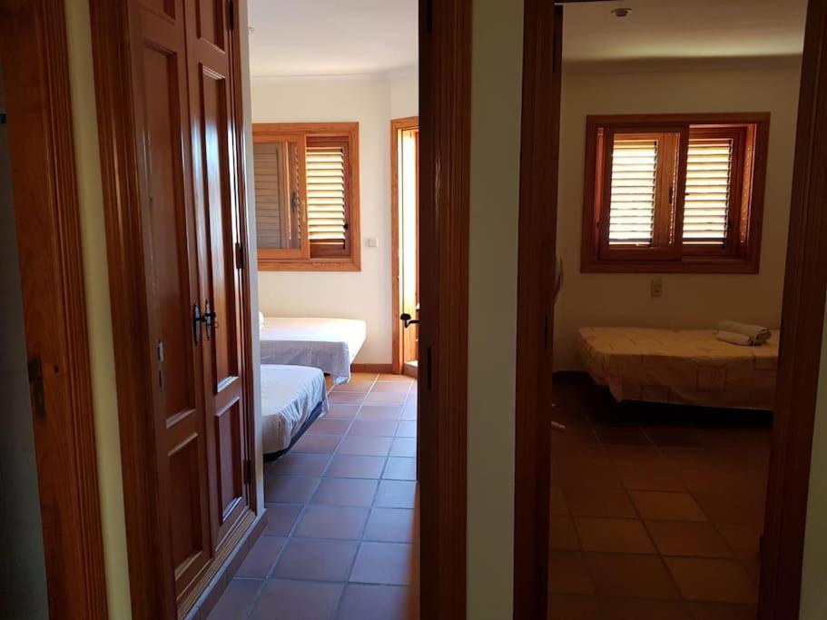 Chalet Adosado En La Playa De El Perellonet Con Piscina, Pista Tenis Valencia Eksteriør billede