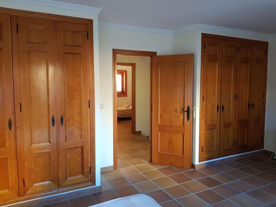 Chalet Adosado En La Playa De El Perellonet Con Piscina, Pista Tenis Valencia Eksteriør billede