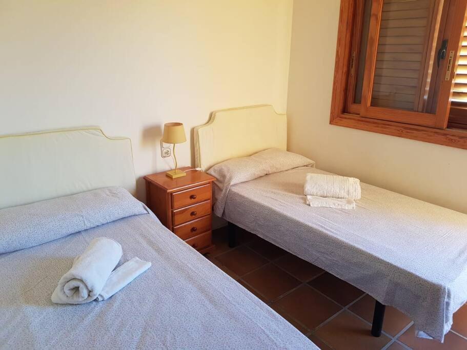 Chalet Adosado En La Playa De El Perellonet Con Piscina, Pista Tenis Valencia Eksteriør billede