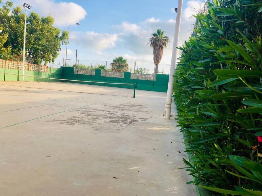 Chalet Adosado En La Playa De El Perellonet Con Piscina, Pista Tenis Valencia Eksteriør billede