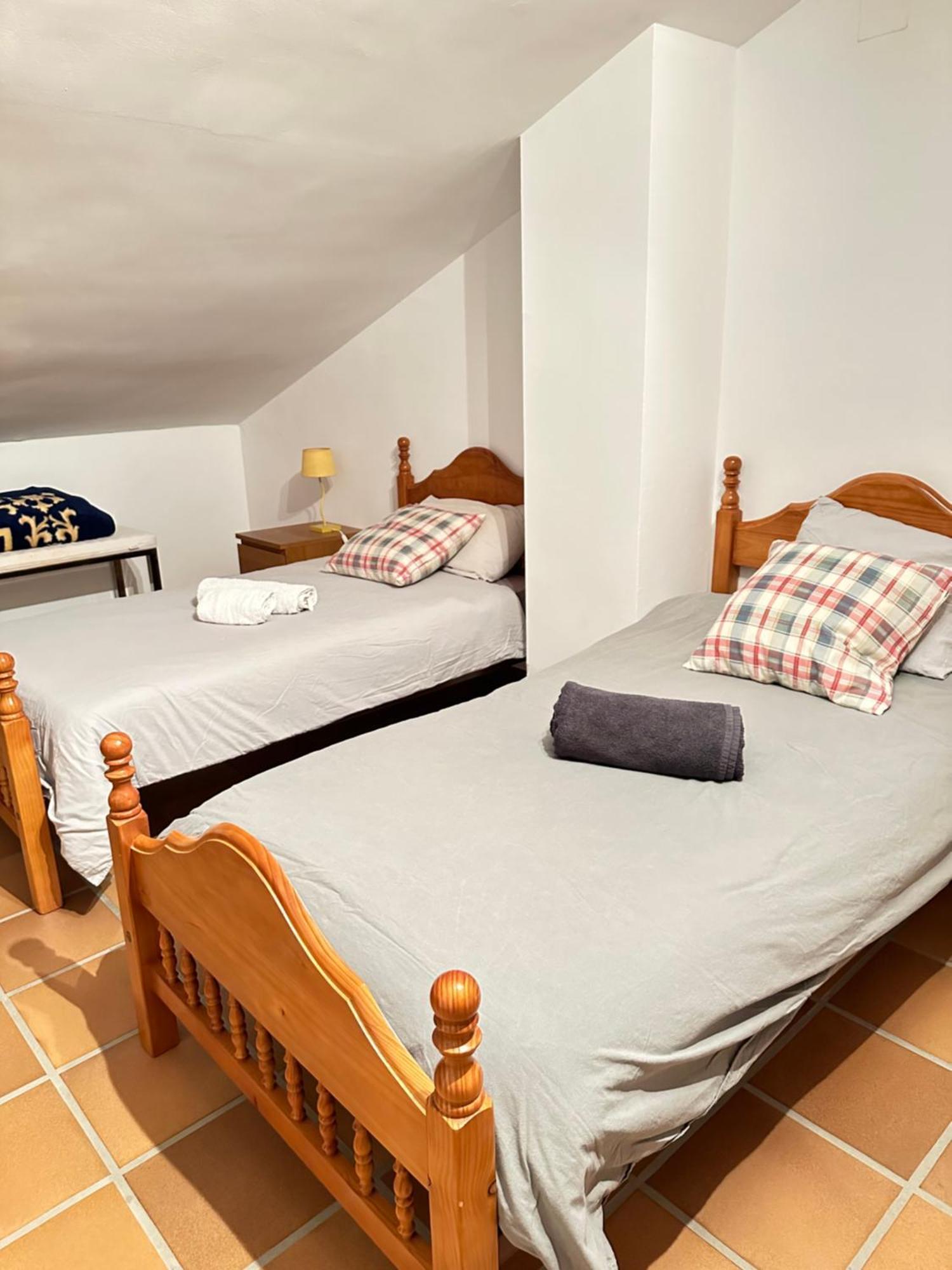 Chalet Adosado En La Playa De El Perellonet Con Piscina, Pista Tenis Valencia Eksteriør billede