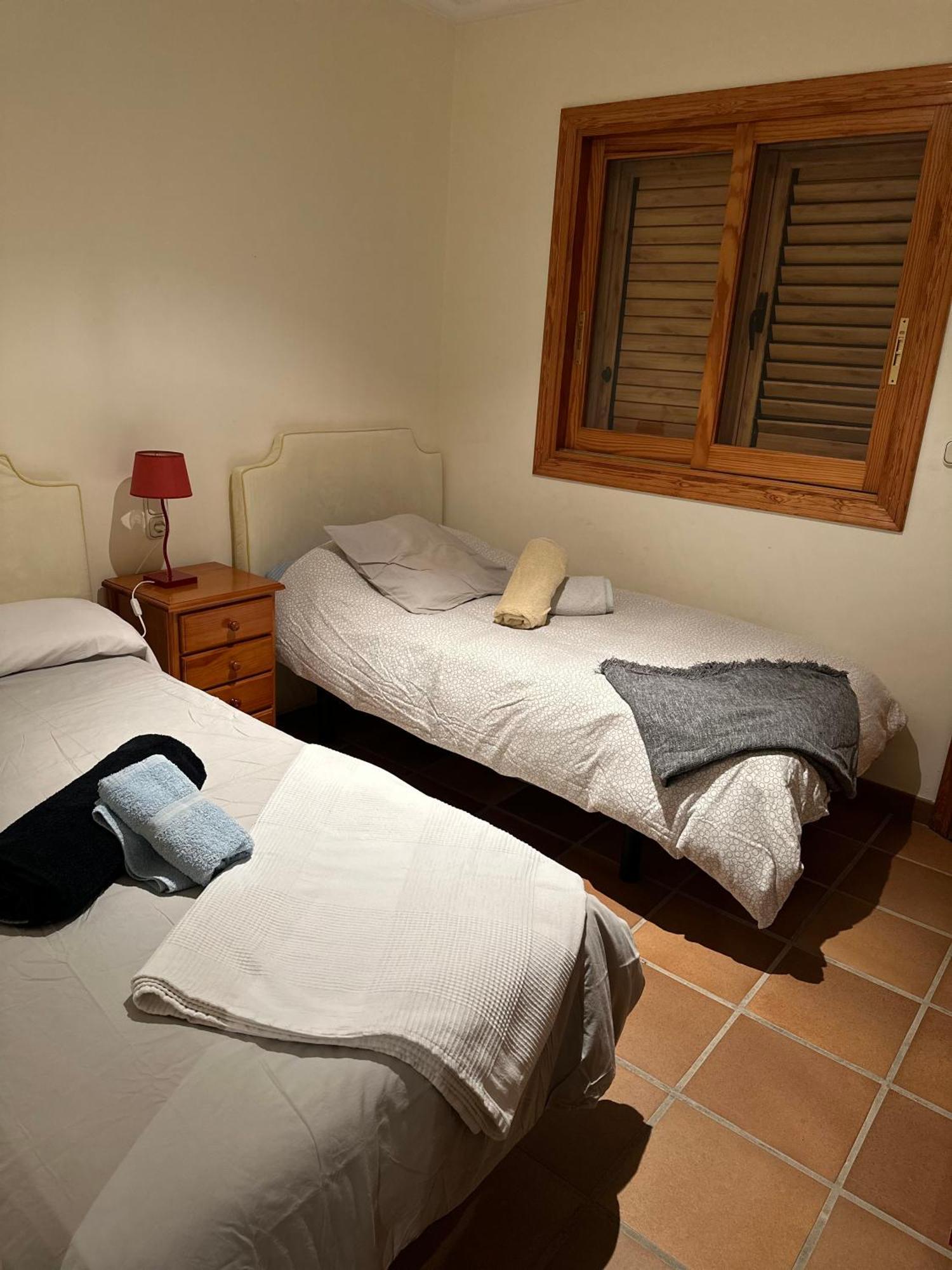 Chalet Adosado En La Playa De El Perellonet Con Piscina, Pista Tenis Valencia Eksteriør billede
